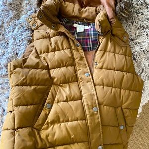 H&M Vest in warm golden color with hood